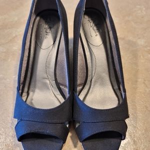 LIFE STRIDE Rogue Open Toe Cork Wedge Heel Shoes